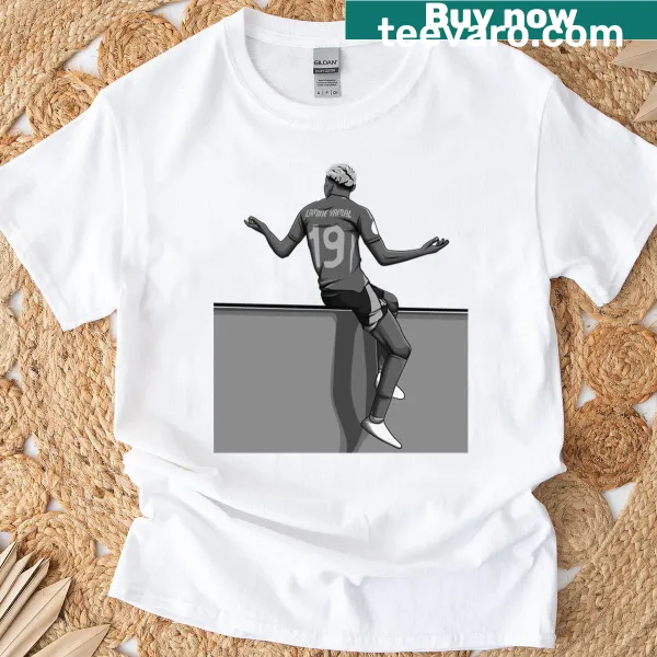 Black and white silhouette of Lamine Yamal on a T-shirt