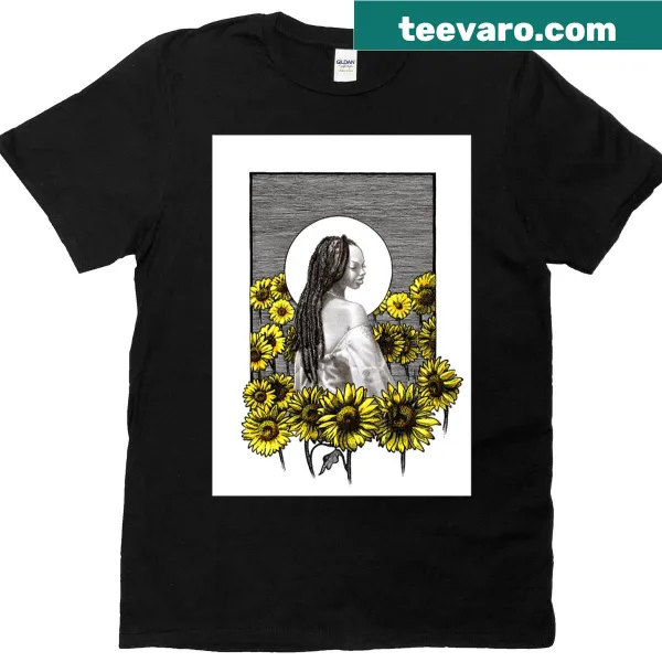 Oversized T-shirt featuring an enchanting sunflower design
