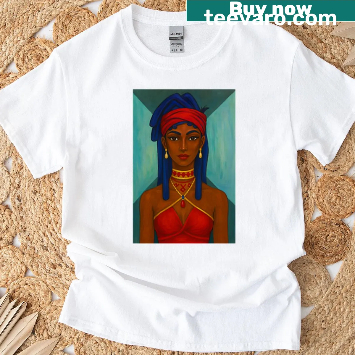 Oversized t-shirt with bold crown design — on a men's t-shirt