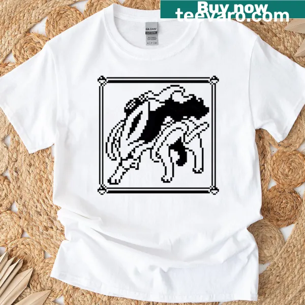 Vintage-style T-shirt with poke ball and crystal elements for gamers
