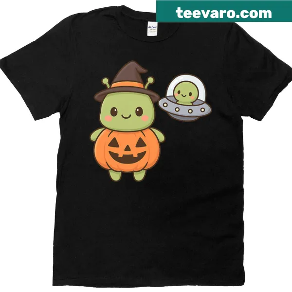 Cute aliens in pumpkin costumes for Halloween T-shirt
