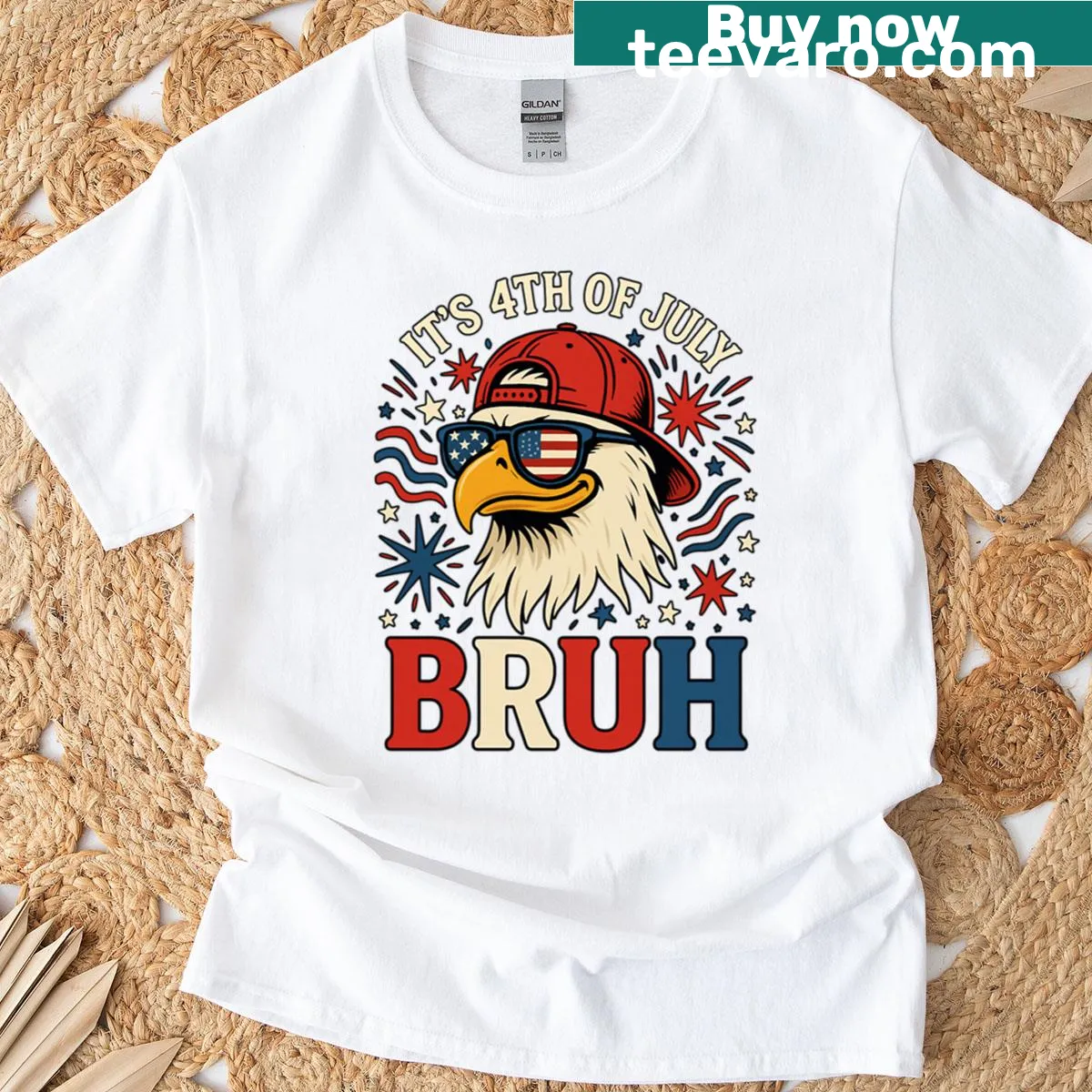 Illustration of a patriotic eagle for 4th of July celebrations. — on a men's t-shirt