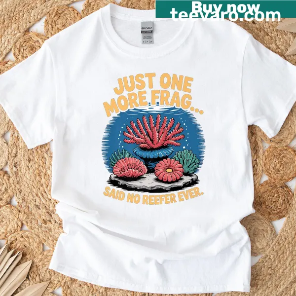 Premium aquaristics t-shirt with bold text about coral fragging