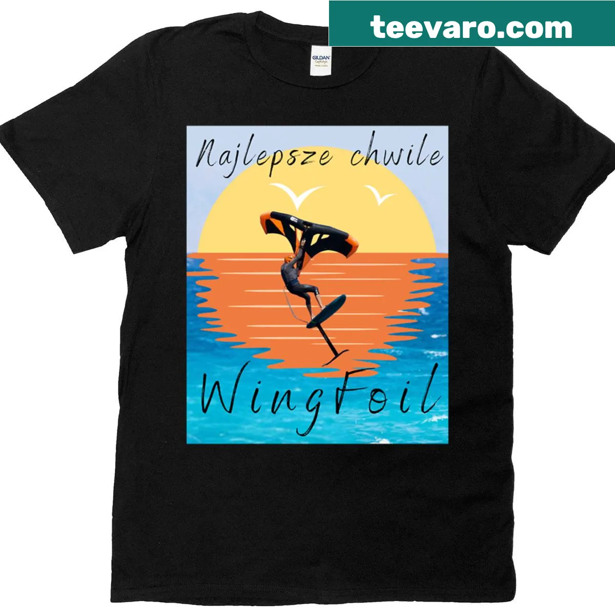 Wingfoil water sport t-shirt with 'Najlepsze Chwile' phrase — on a men's t-shirt