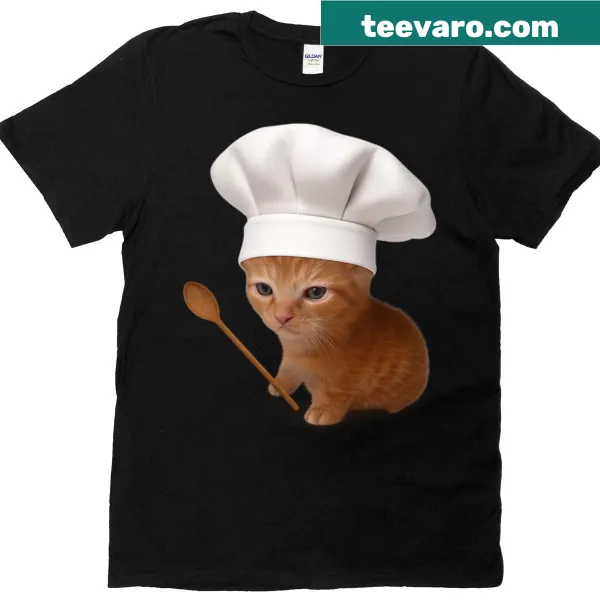Oversized T-shirt with illustration of a chef cat wearing a chef's hat.