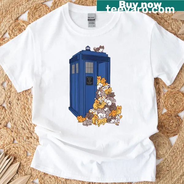 Vintage-style T-shirt featuring kittens inside a TARDIS box
