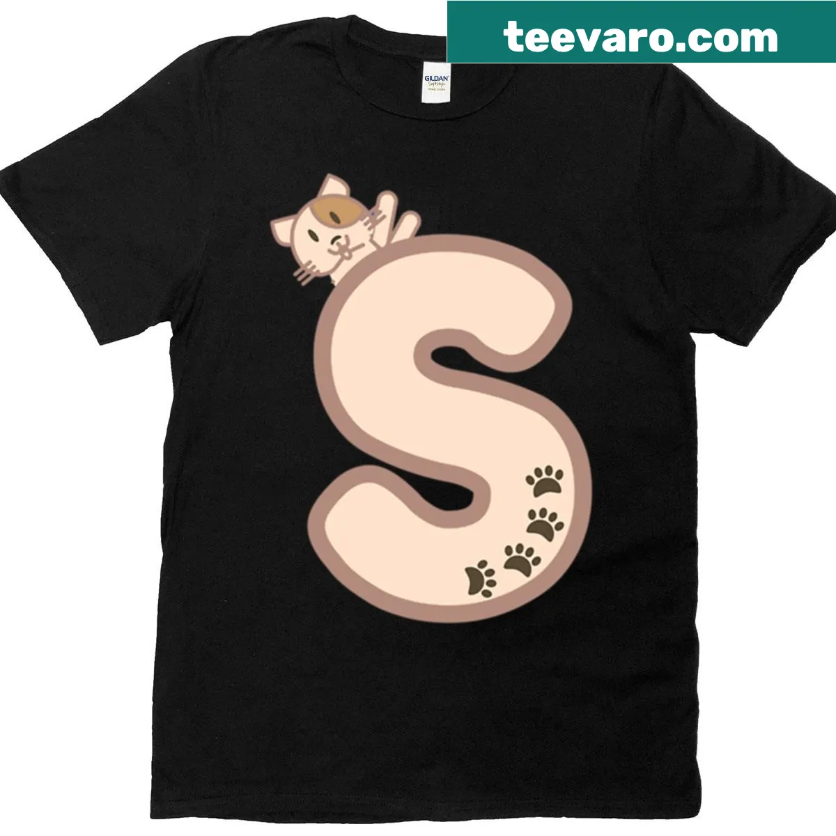 Minimalist T-shirt featuring the letter S design — on a men's t-shirt