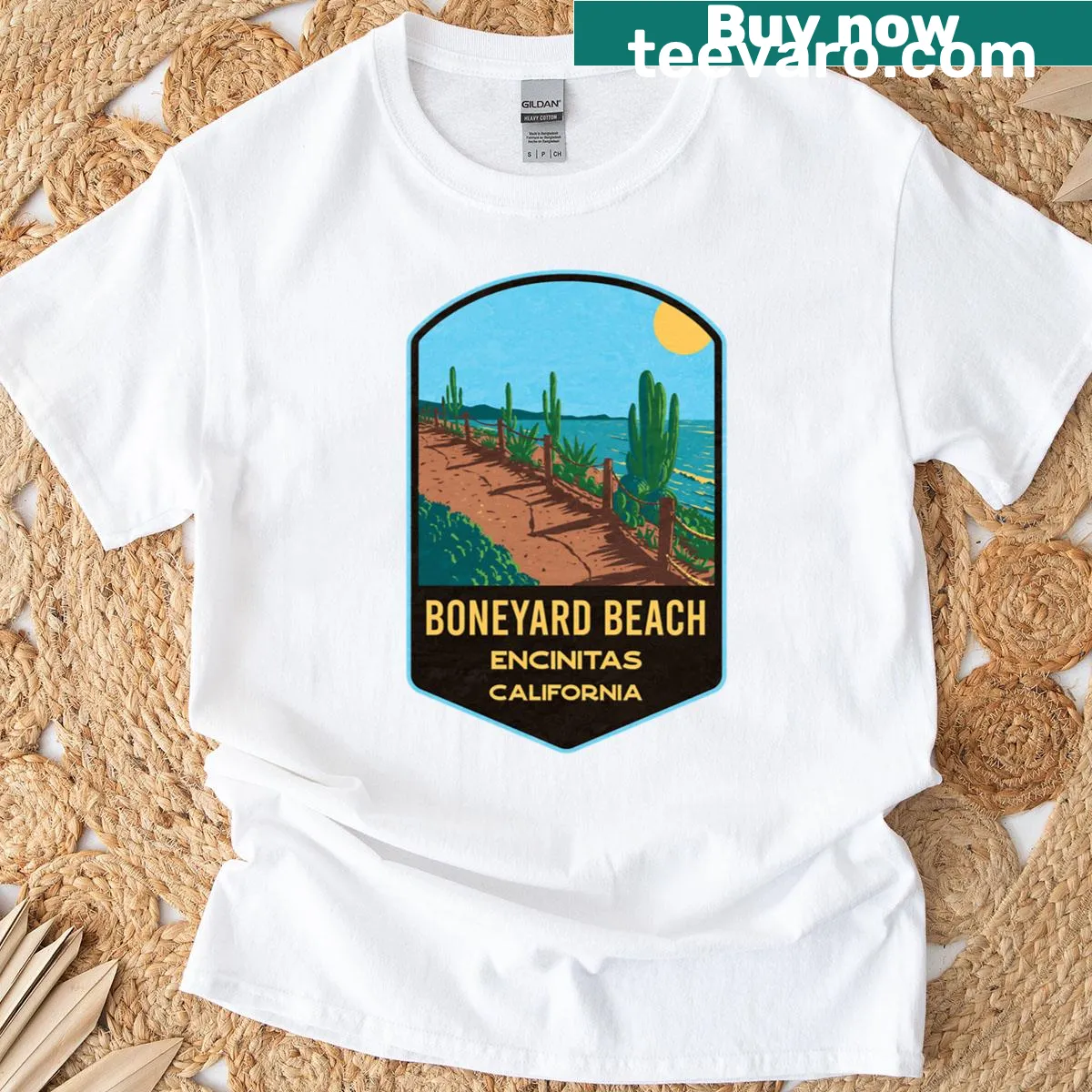 Minimalist silhouette of Boneyard Beach in California on T-shirt. — on a men's t-shirt