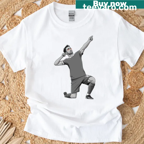 Black and white illustration of Diogo Jota on a T-shirt.