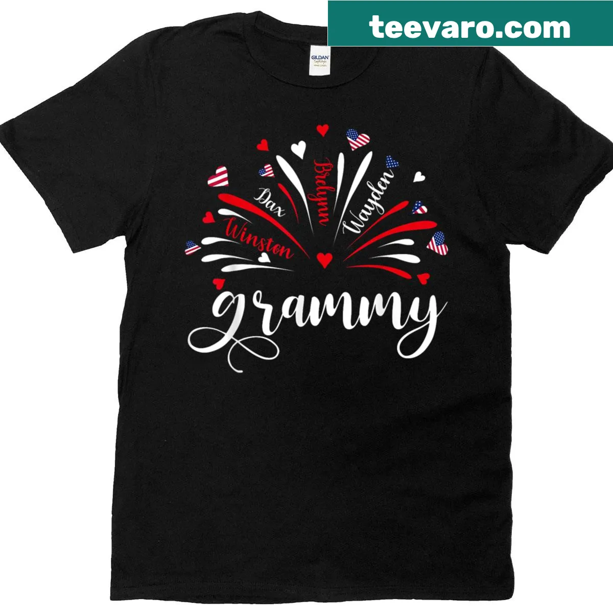 Heart design T-shirt with Grammy Mom text for grandmothers — on a men's t-shirt