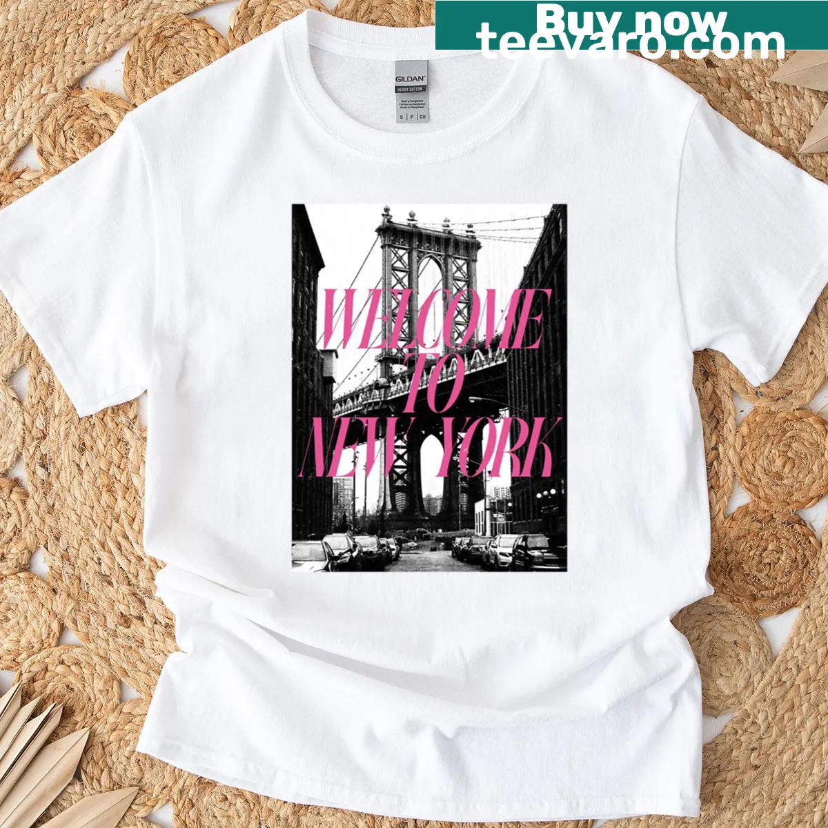 T-shirt with 'Welcome To New York' text, celebrating the city — on a men's t-shirt