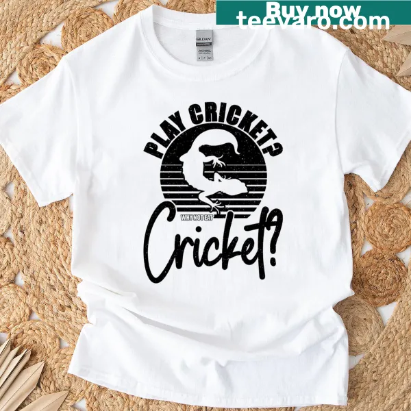 Cartoon lizards playing cricket graphic t-shirt