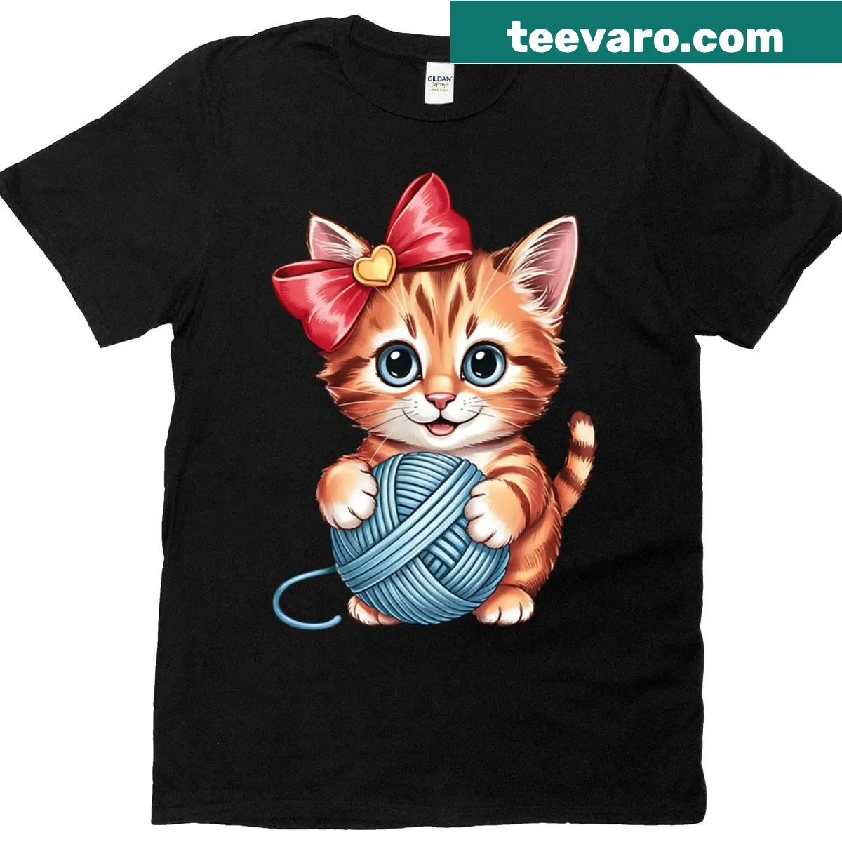 Cute kitten T-shirt with hearts and yarn design for Valentine's Day — on a men's t-shirt