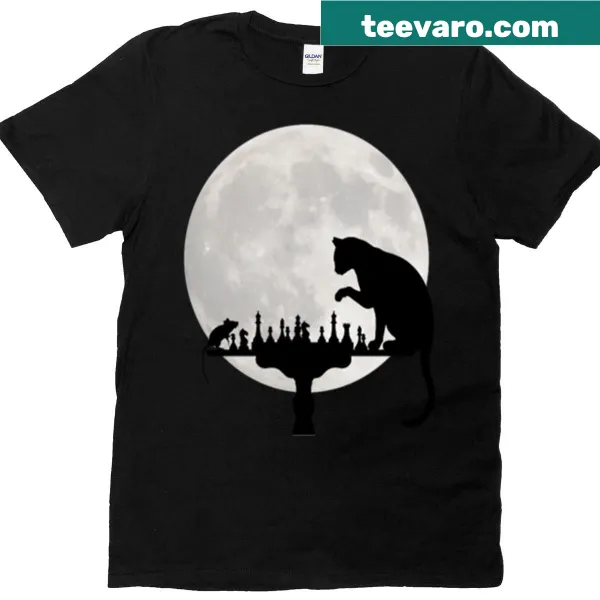 Funny t-shirt with a cat and rat playing chess graphic.
