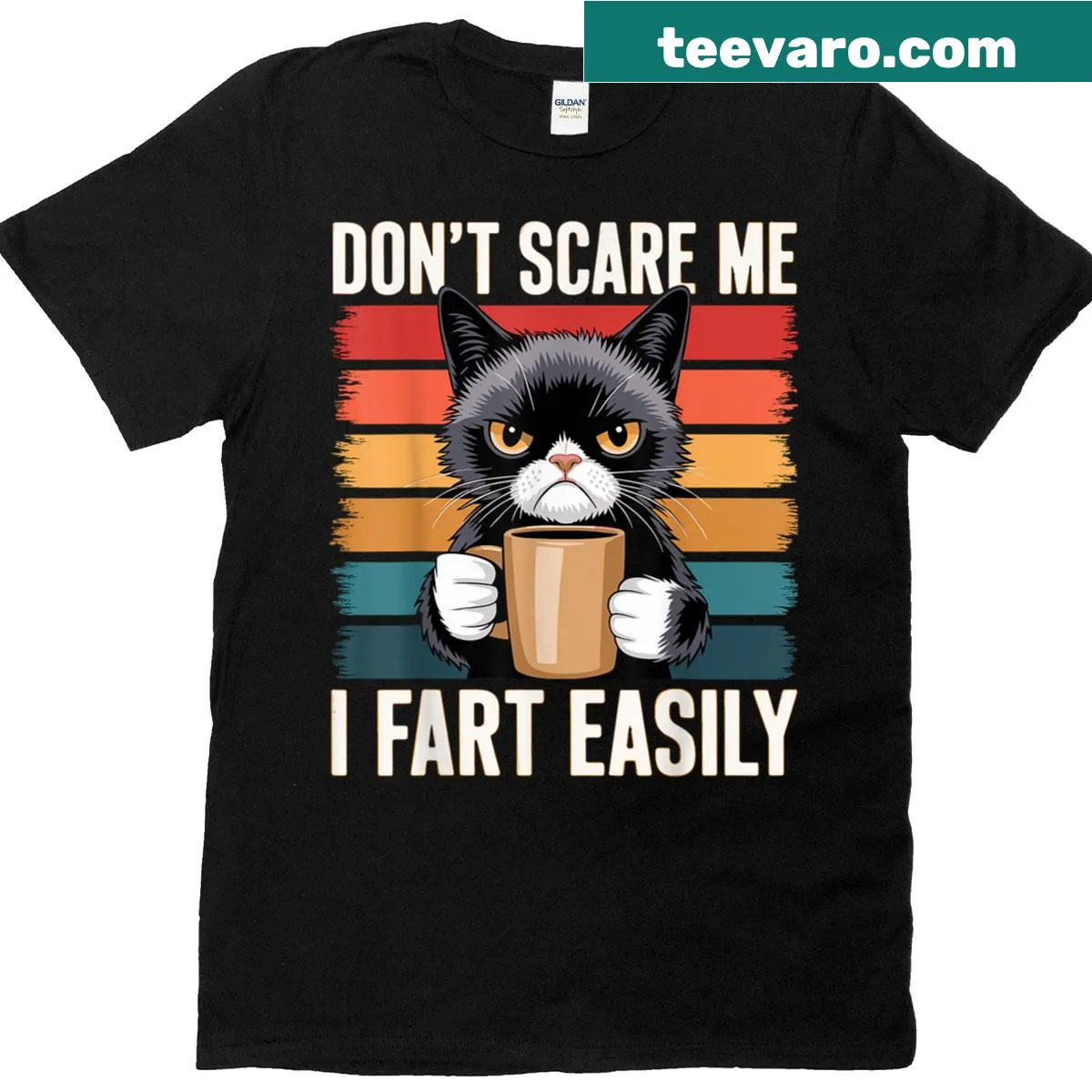 Funny T-shirt with text 'Don't Scare Me I Fart Easily' — on a men's t-shirt