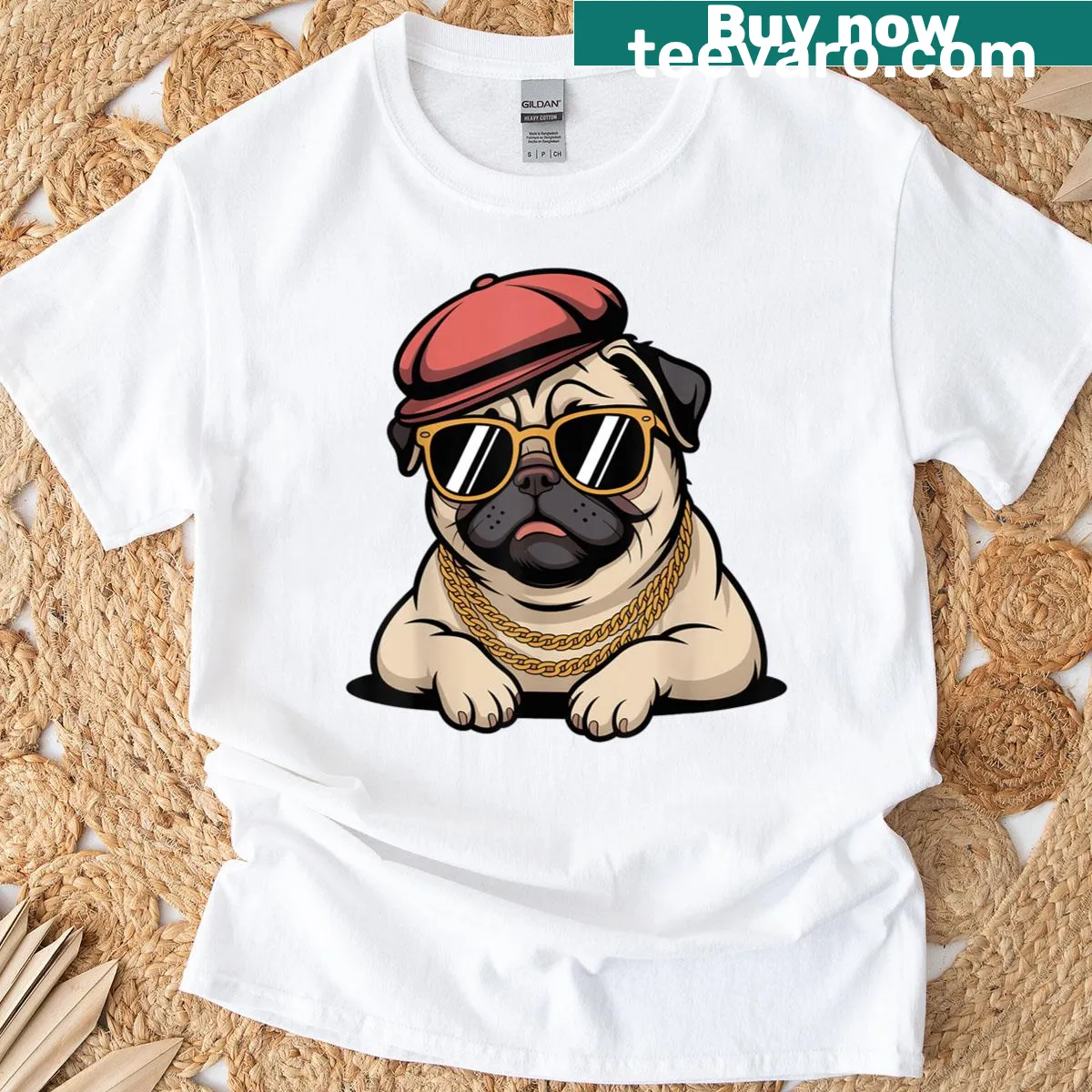 Cartoon gangster pug with sunglasses and necklace on a funny t-shirt — on a men's t-shirt