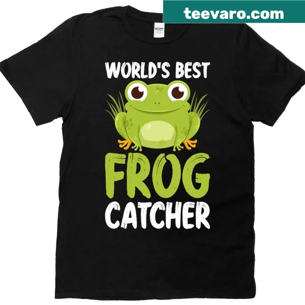 Graphic t-shirt proclaiming World's Best Frog Catcher, ideal for outdoor enthusiasts.