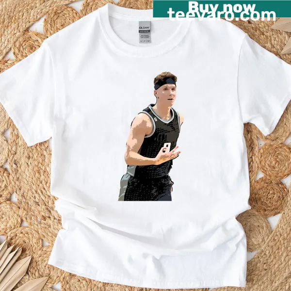 T-shirt featuring Kevin Huerter's name and number for basketball fans