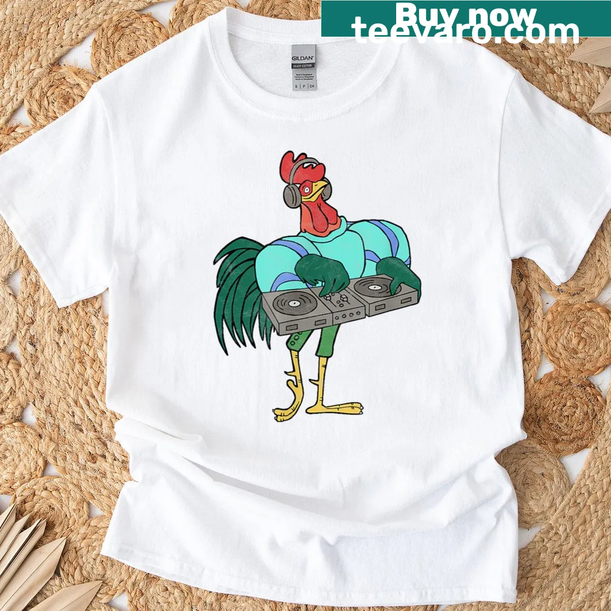 Cartoon DJ rooster with turntables on a distressed T-shirt. — on a men's t-shirt