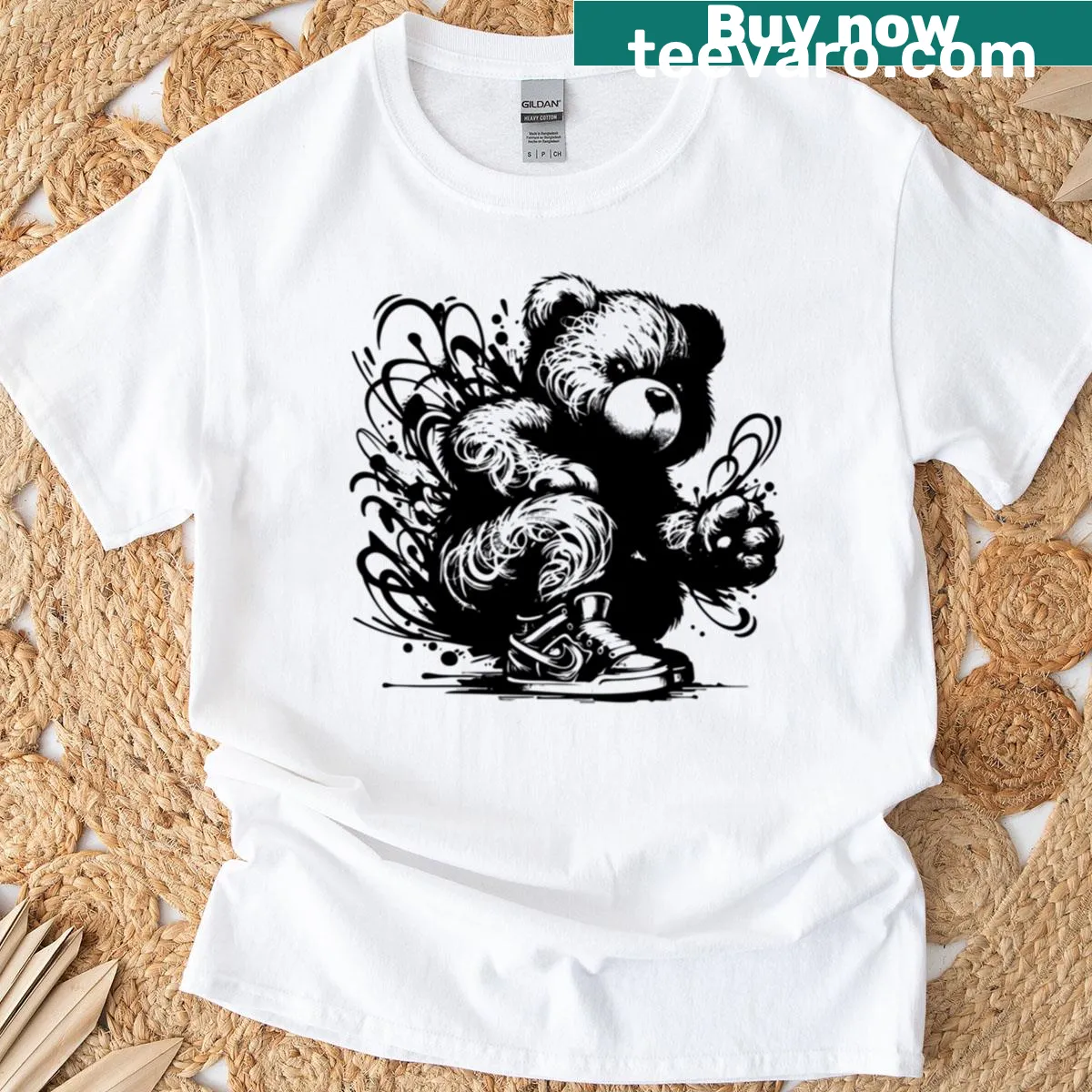 Bear in graffiti style on Urban Hip Hop T-shirt — on a men's t-shirt