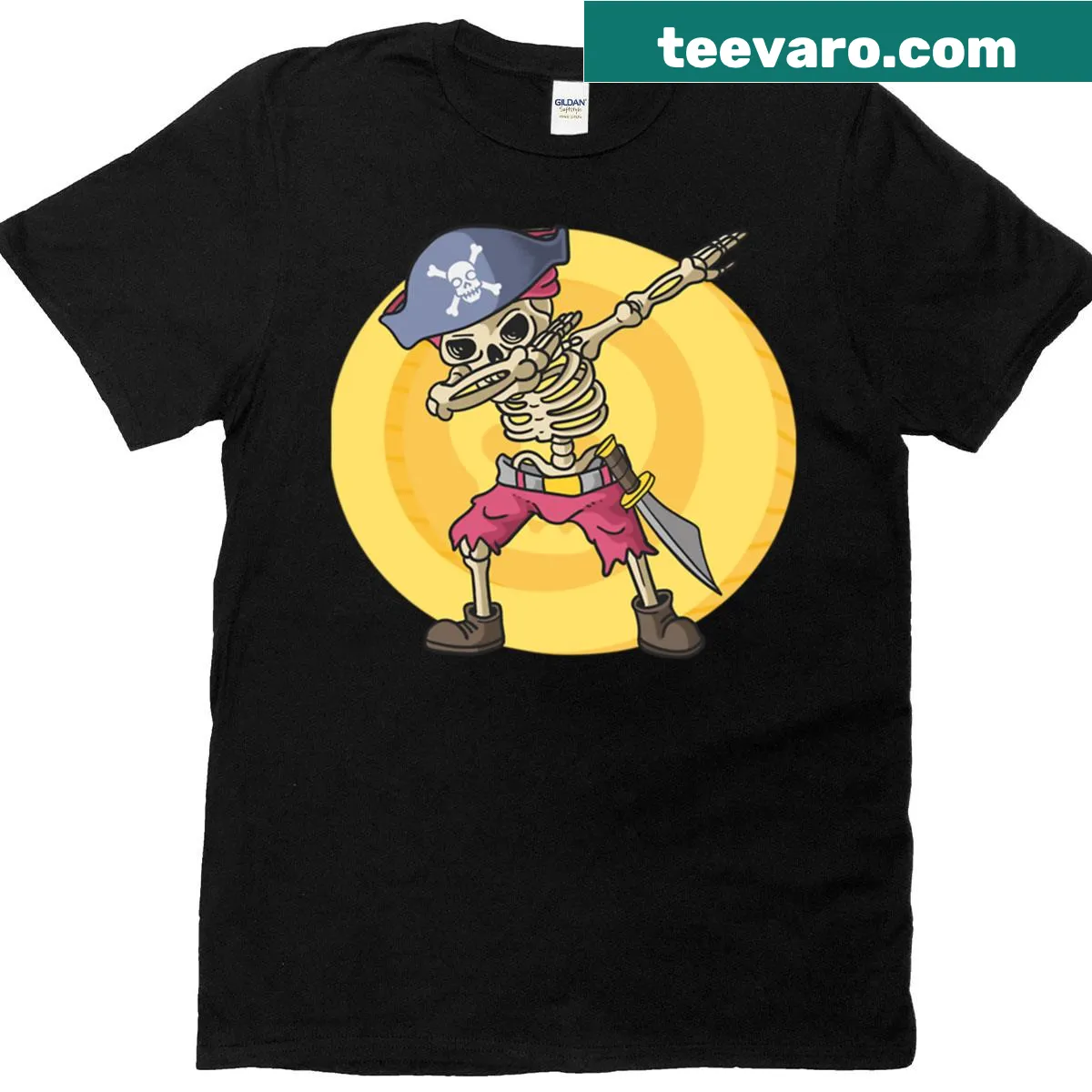 Oversized T-shirt featuring a skeleton pirate illustration — on a men's t-shirt