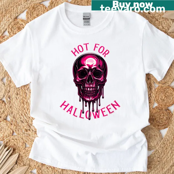 Playful skull graphic T-shirt for the Halloween season