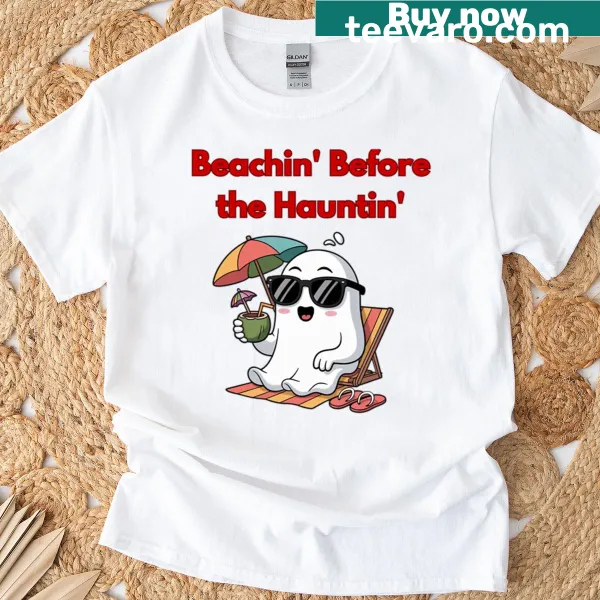 Oversized t-shirt of a ghost on vacation, blending beach and Halloween themes.