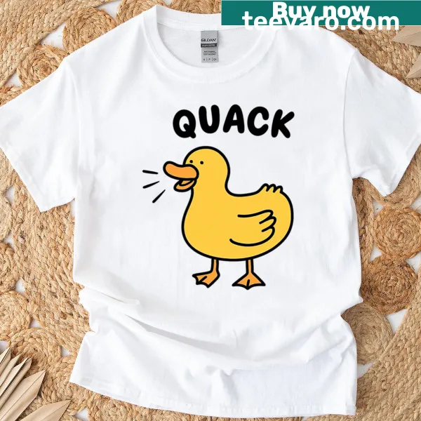 Oversized t-shirt with a cute yellow duck saying 'Quack'.