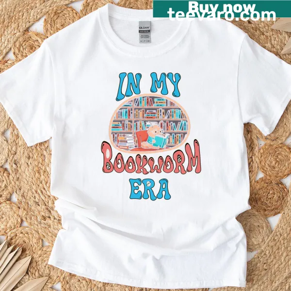 T-shirt celebrating book lovers with 'In my bookworm era' text