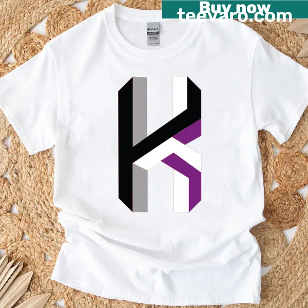 Sleek fitted scoop T-shirt with a minimalistic design