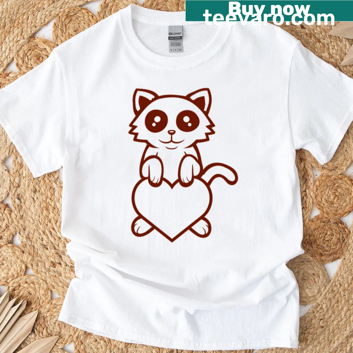 Cute cat t-shirt with heart and smiling eyes — on a men's t-shirt
