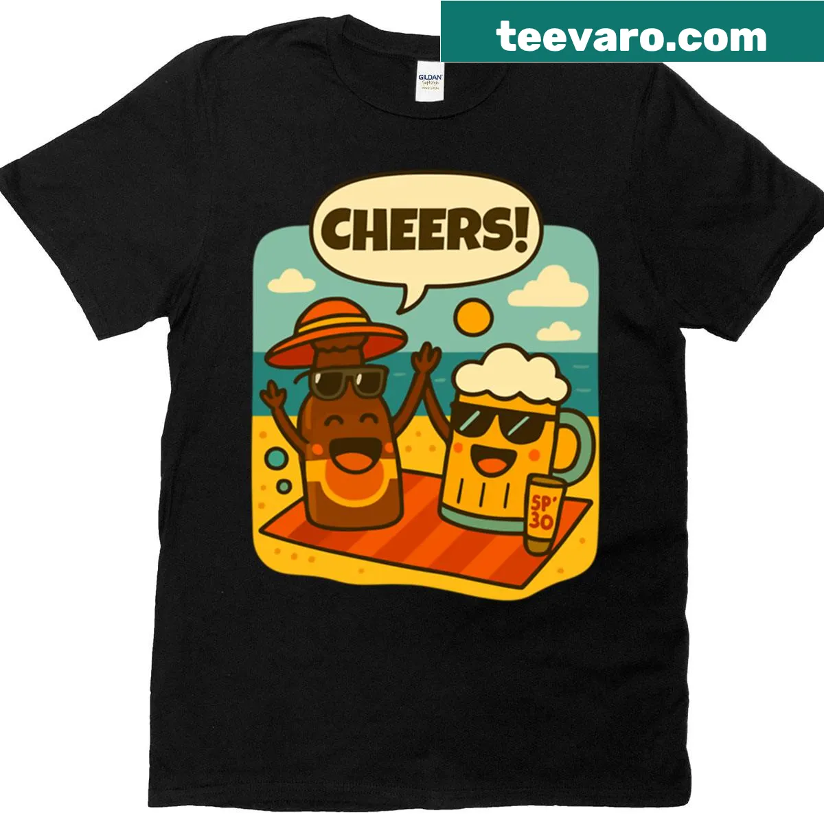 Cute summer T-shirt with friends enjoying beers on the beach — on a men's t-shirt