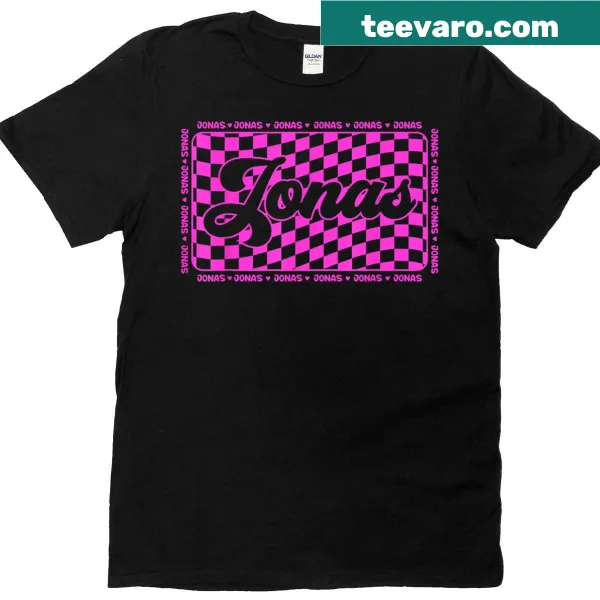 Vintage-style t-shirt featuring 'I Love Jonas' with checkered hearts.