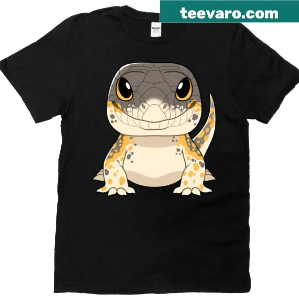 Illustrated T-shirt featuring Schneider's skink, showcasing nature's beauty