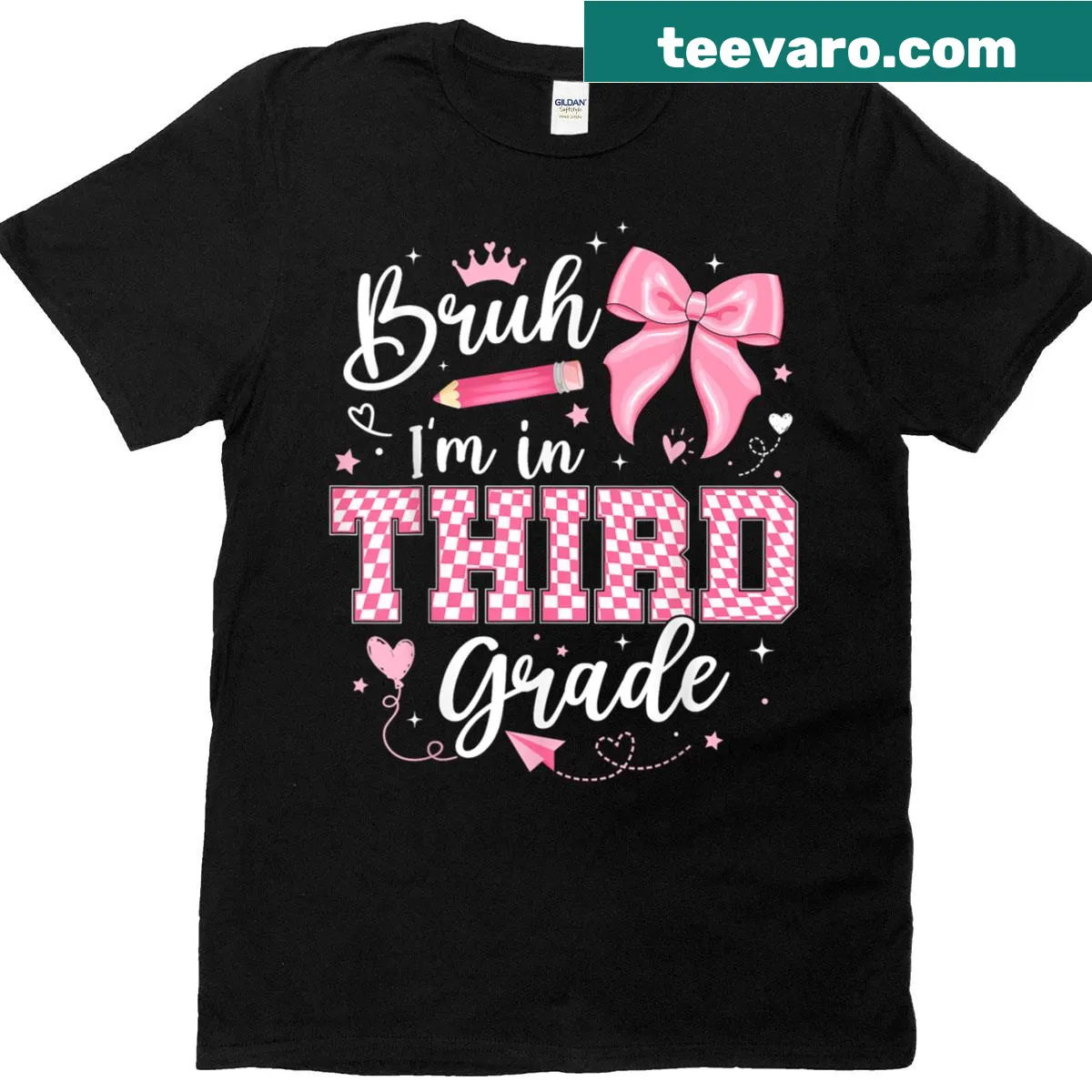 Cute t-shirt for girls with 'I'm in 3rd Grade' and a bow design — on a men's t-shirt
