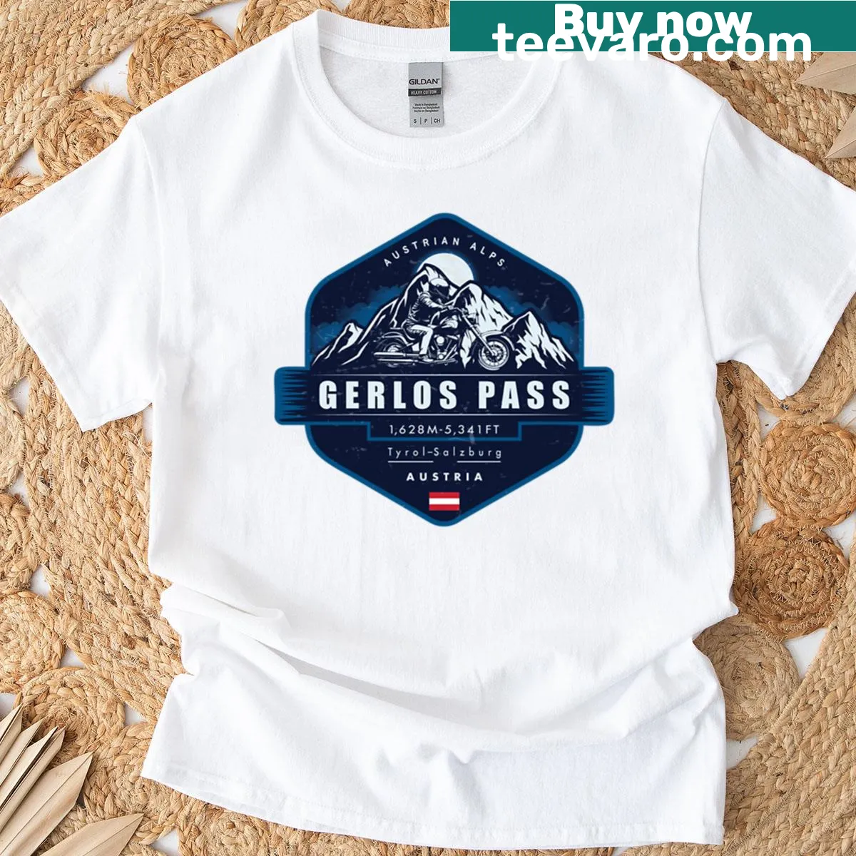 Illustration of the Gerlos Pass in the Austrian Alps on a T-shirt — on a men's t-shirt