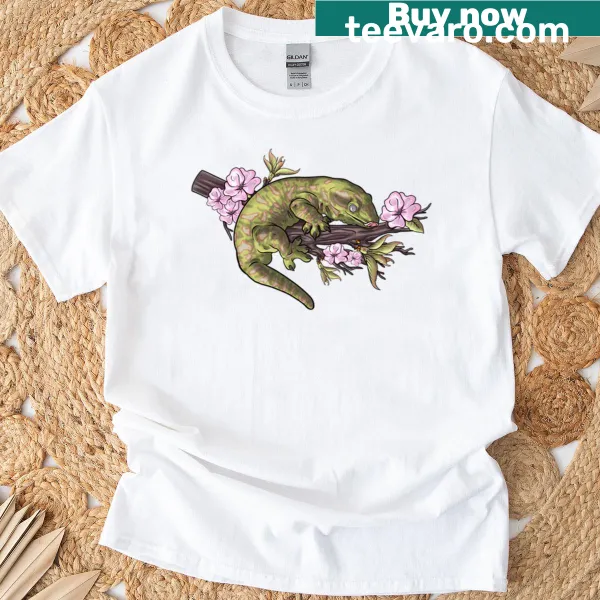 Illustration of a Sakura Leachianus Gecko on a T-shirt.