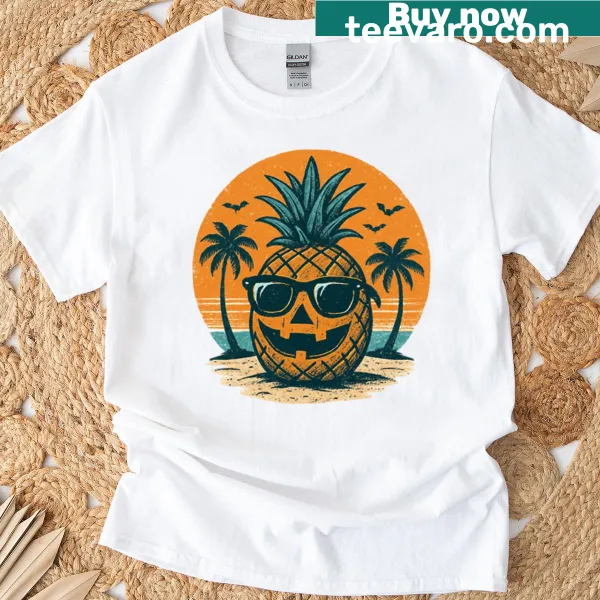 Oversized T-shirt with a jack-o-lantern pineapple on a beach