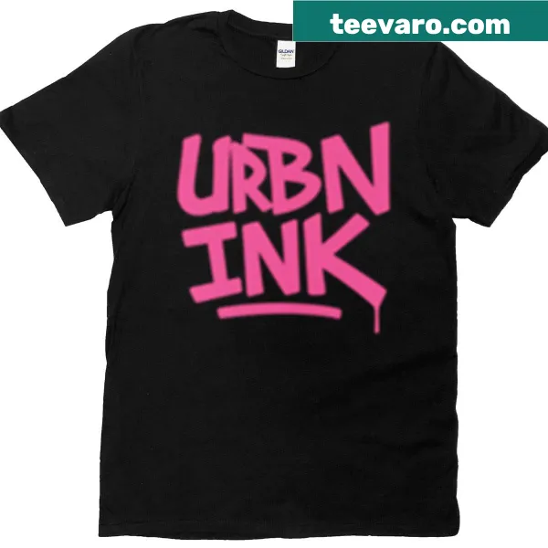 Oversized T-shirt with a modern typographic design