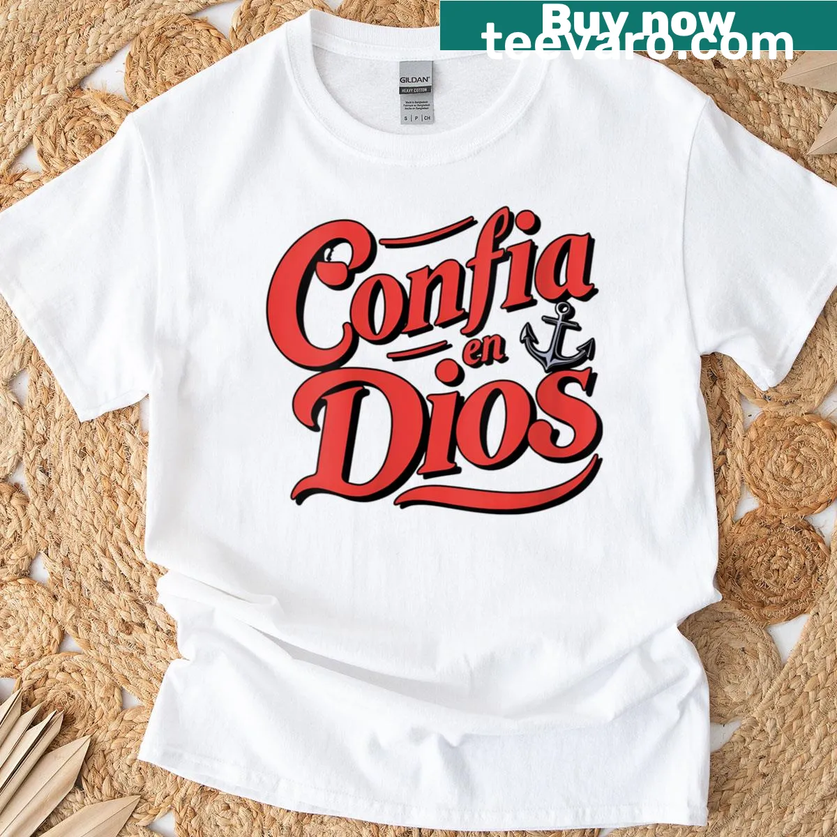 Typography T-shirt with 'Confa En Dios' faith message — on a men's t-shirt