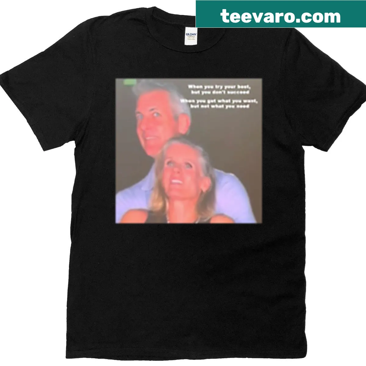 Oversized T-shirt featuring Coldplay kiss cam graphics. — on a men's t-shirt