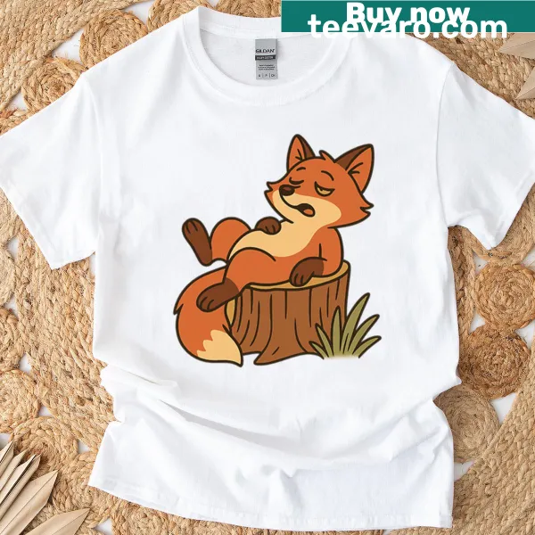 T-shirt featuring a relaxed fox illustration in the forest