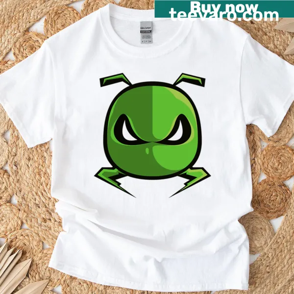 Oversized t-shirt featuring a fierce alien head graphic