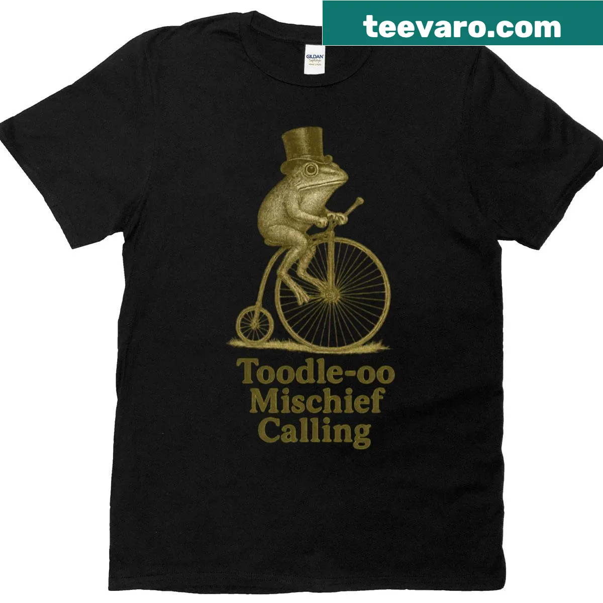 Oversized T-shirt with vintage frog riding a penny farthing — on a men's t-shirt