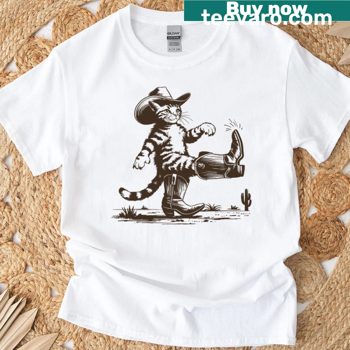 Cute vintage cowboy cat graphic on a t-shirt — on a men's t-shirt