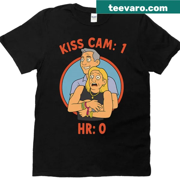 Oversized t-shirt with humorous Coldplay kiss cam graphic