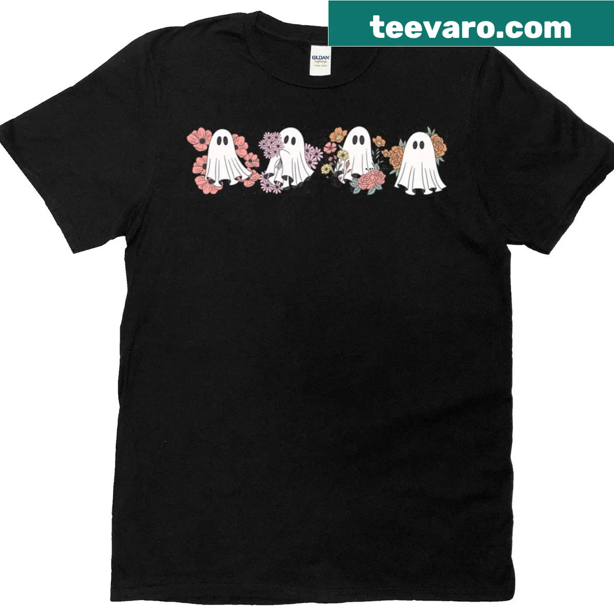 Retro ghost with wildflowers graphic on a Halloween T-shirt. — on a men's t-shirt