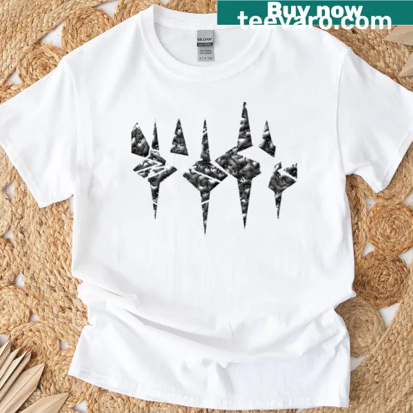 Abstract T-shirt with cracked lava and diamond shapes