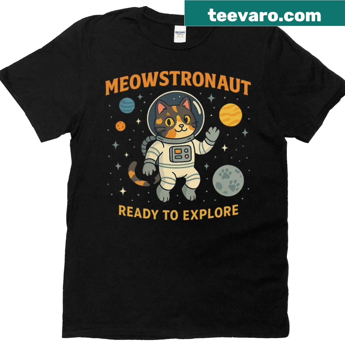Illustration of a cat in a space suit exploring the galaxy — on a men's t-shirt