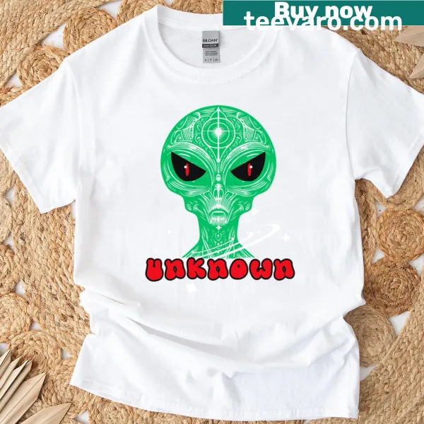 Oversized t-shirt with a playful green alien graphic
